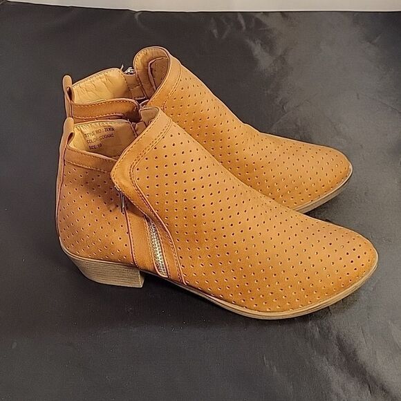 BRAND NEW SOCIOLOGY TWO-ZIP ROUND TOE SLIP-ON BOOTIES - Picture 4 of 13